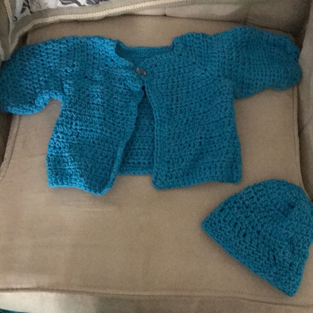 Handmade elephant baby sweater hat and blanket - Picture 2 of 6